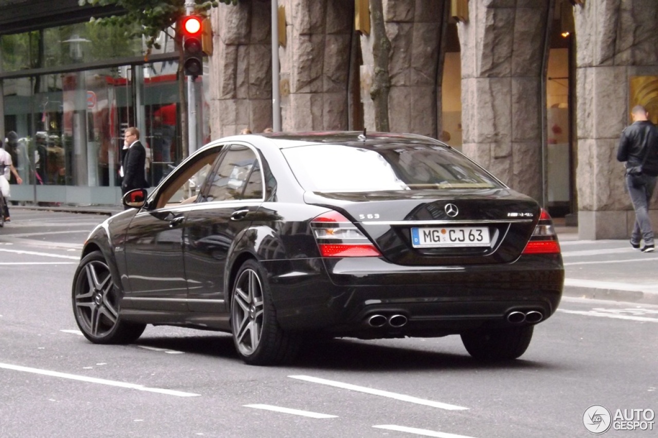 Mercedes-Benz S 63 AMG W221