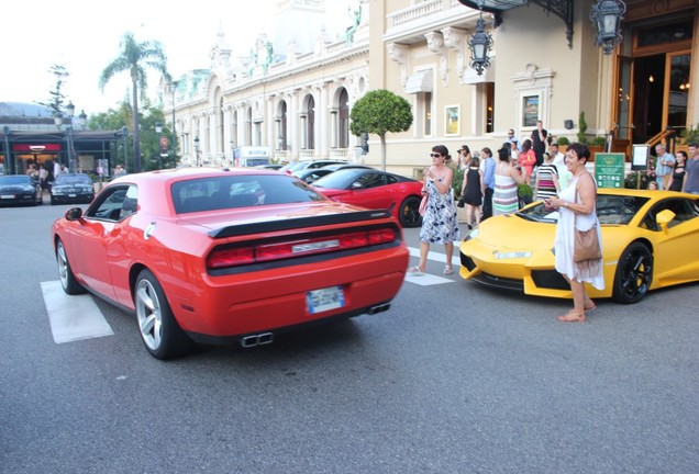 Dodge Challenger SRT-8