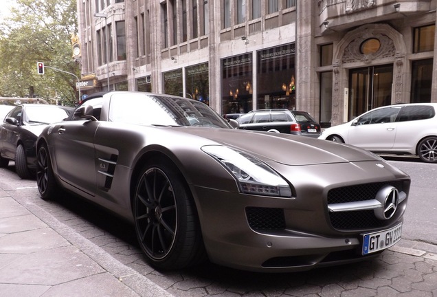 Mercedes-Benz SLS AMG Roadster