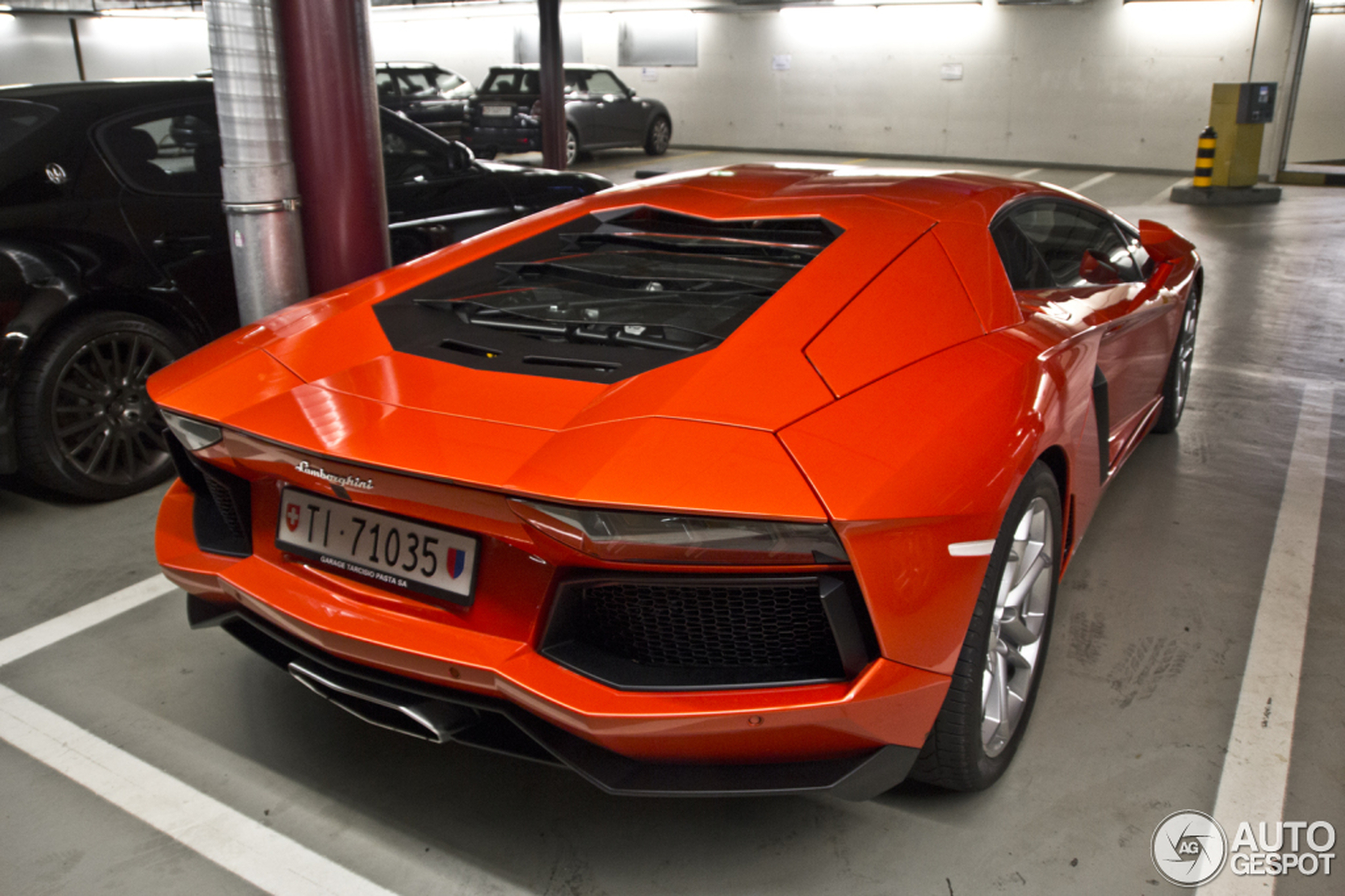 Lamborghini Aventador LP700-4