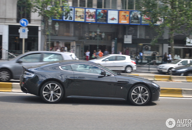 Aston Martin V12 Vantage Carbon Black Edition