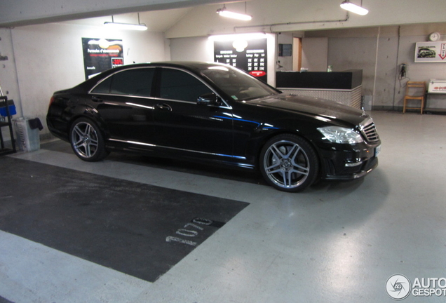 Mercedes-Benz S 63 AMG W221 2011