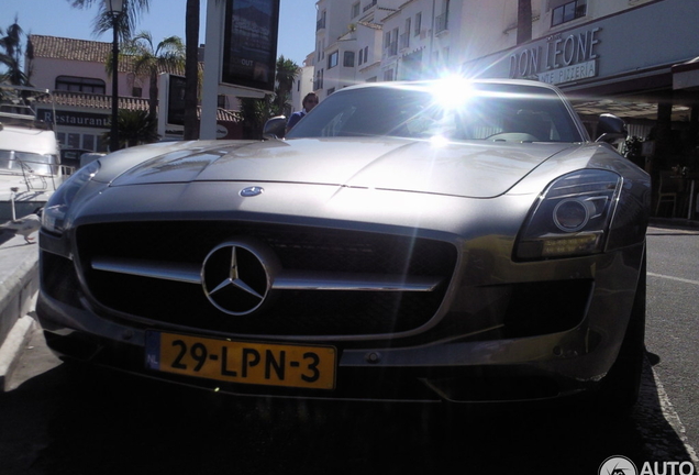 Mercedes-Benz SLS AMG