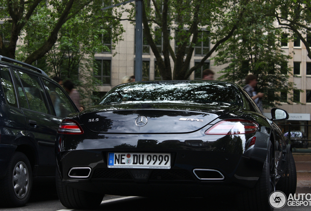 Mercedes-Benz SLS AMG