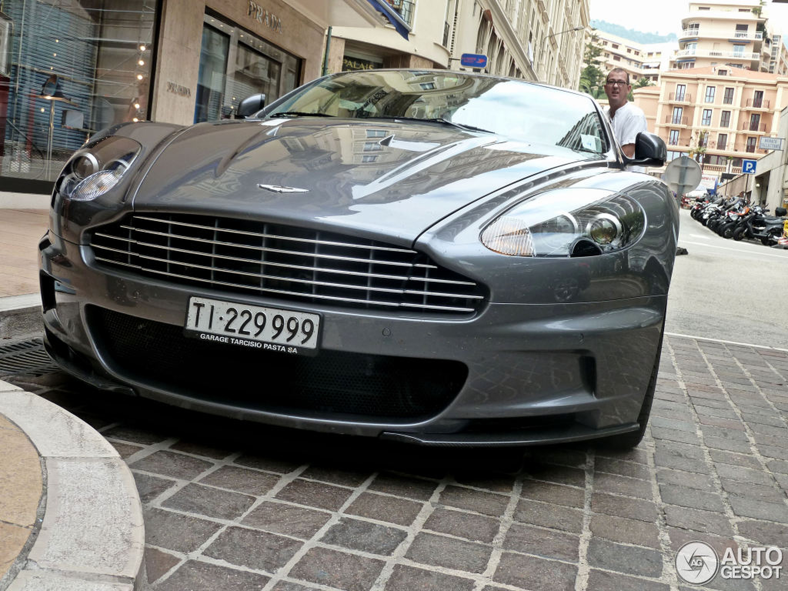 Aston Martin DBS