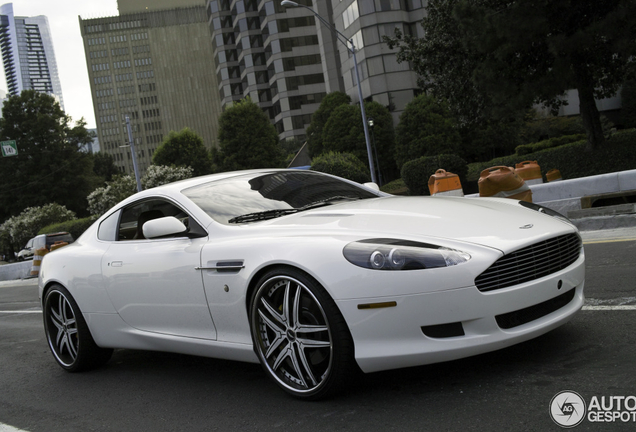 Aston Martin DB9