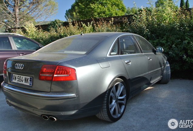 Audi S8 D3