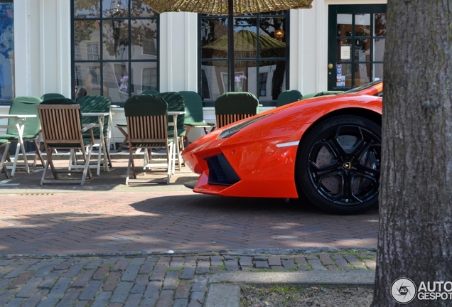 Lamborghini Aventador LP700-4