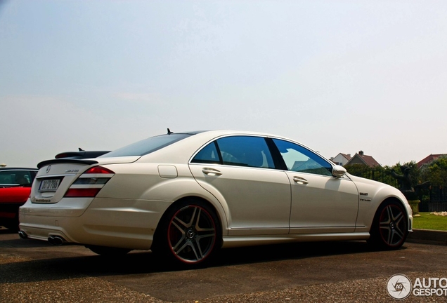 Mercedes-Benz S 65 AMG V221