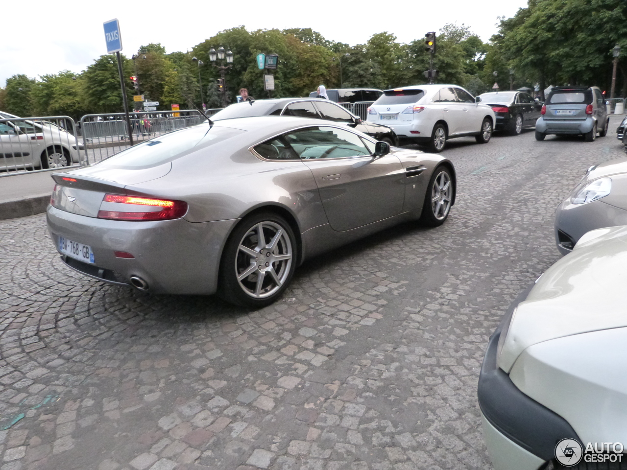 Aston Martin DB9