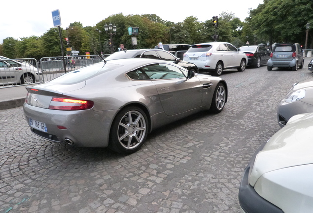 Aston Martin DB9