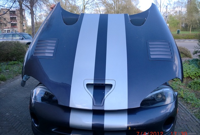 Chrysler Viper GTS