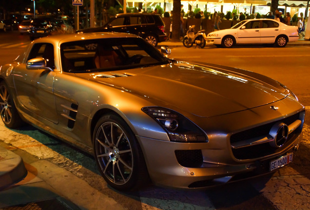 Mercedes-Benz SLS AMG