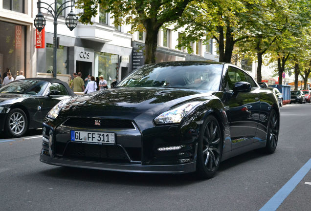 Nissan GT-R 2011