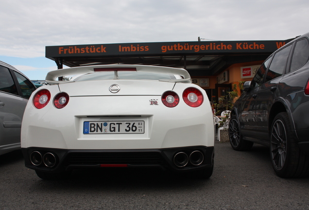 Nissan GT-R 2012