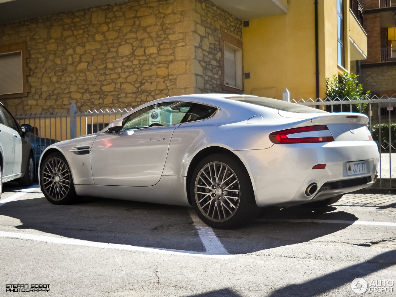 Aston Martin V8 Vantage