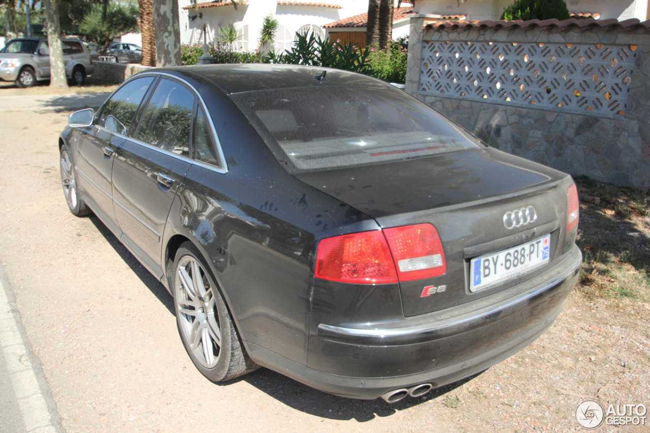 Audi S8 D3