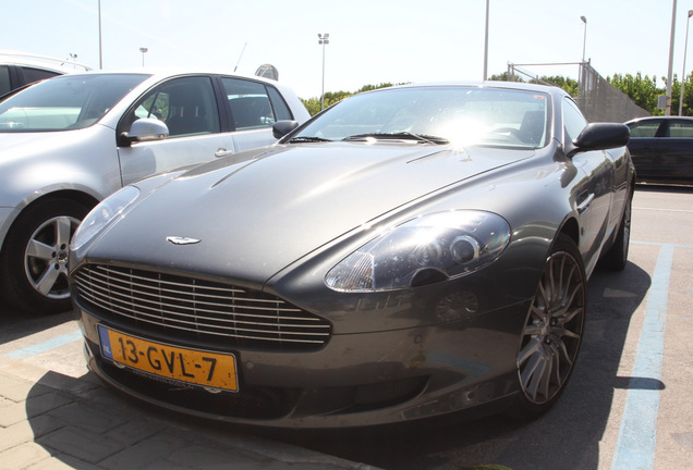 Aston Martin DB9