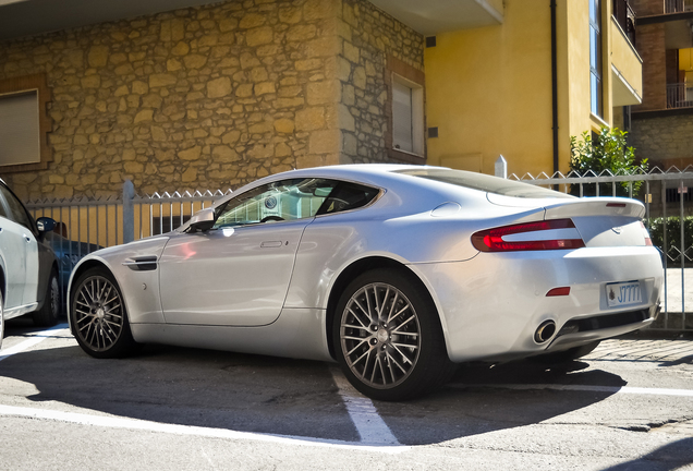 Aston Martin V8 Vantage