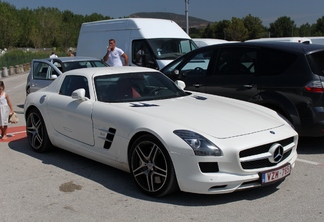 Mercedes-Benz SLS AMG