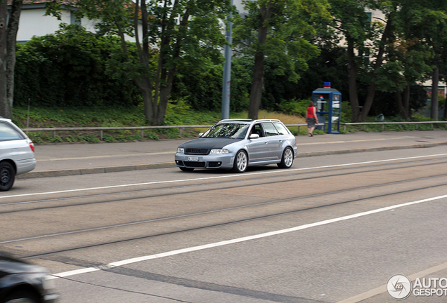 Audi RS4 Avant B5