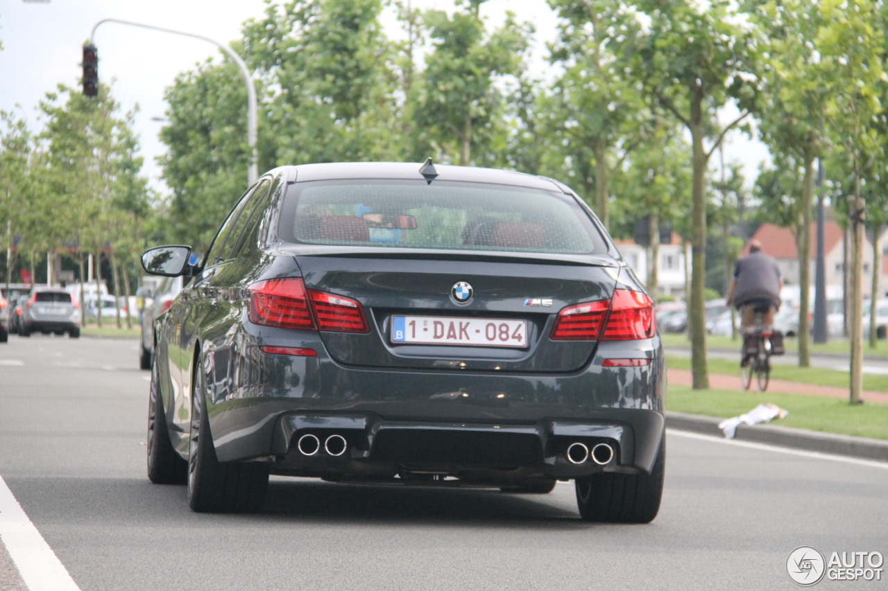 BMW M5 F10 2011