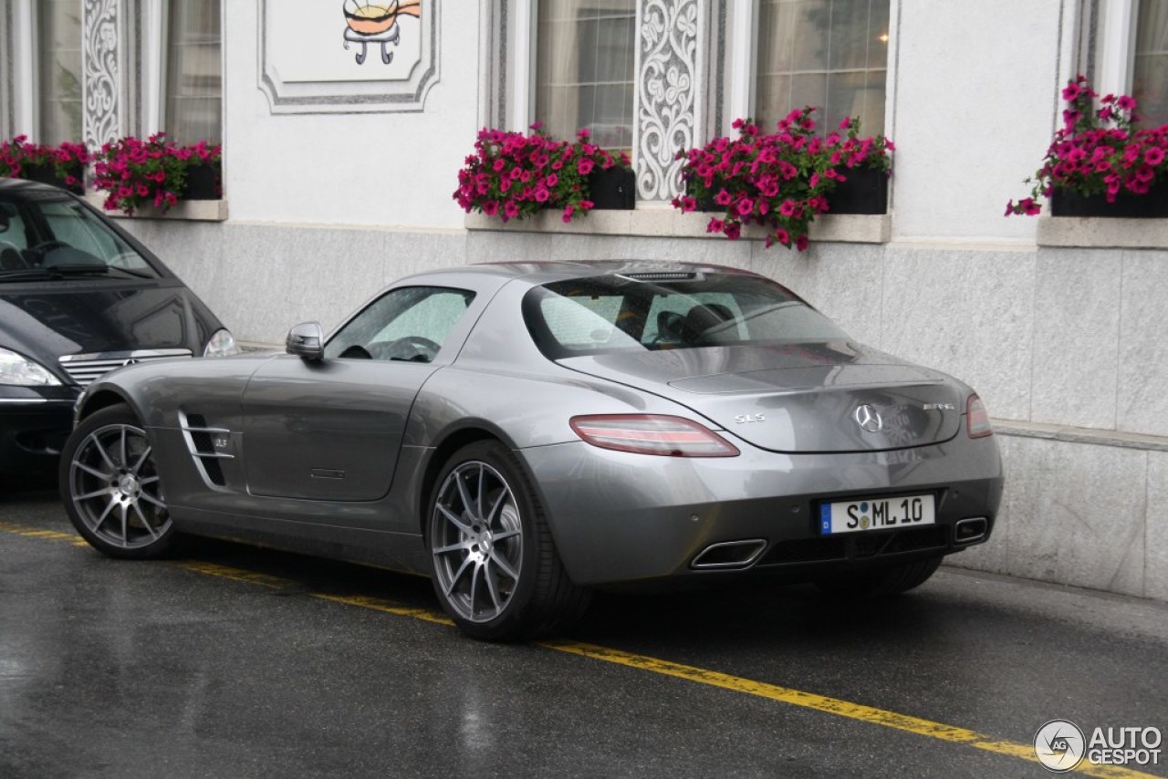 Mercedes-Benz SLS AMG