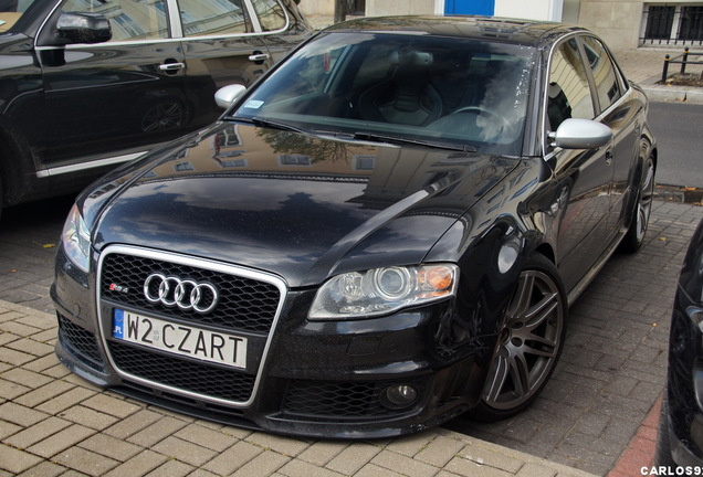 Audi RS4 Sedan