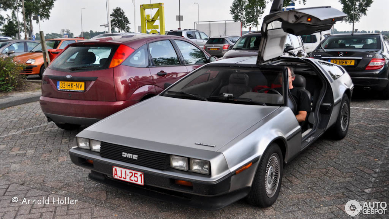 DeLorean DMC-12