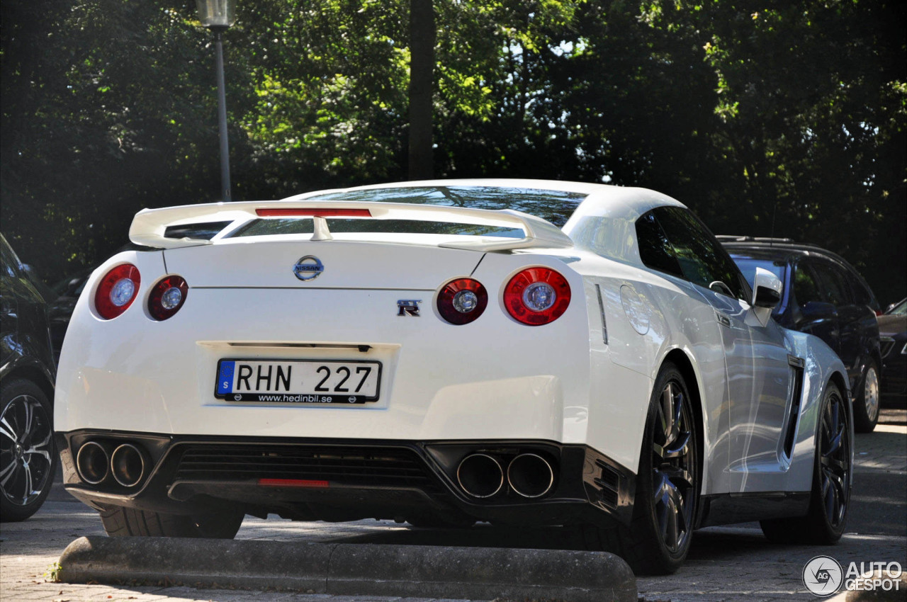 Nissan GT-R 2011