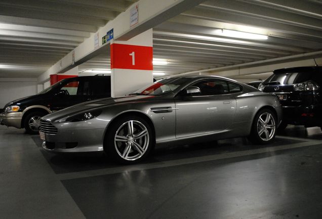 Aston Martin DB9