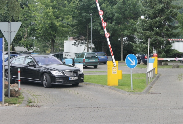Mercedes-Benz S 65 AMG V221 2010