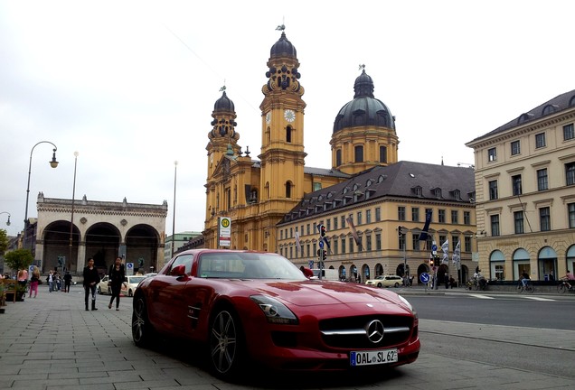 Mercedes-Benz SLS AMG