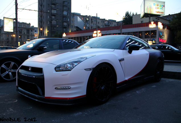 Nissan GT-R 2011