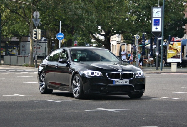 BMW M5 F10 2011