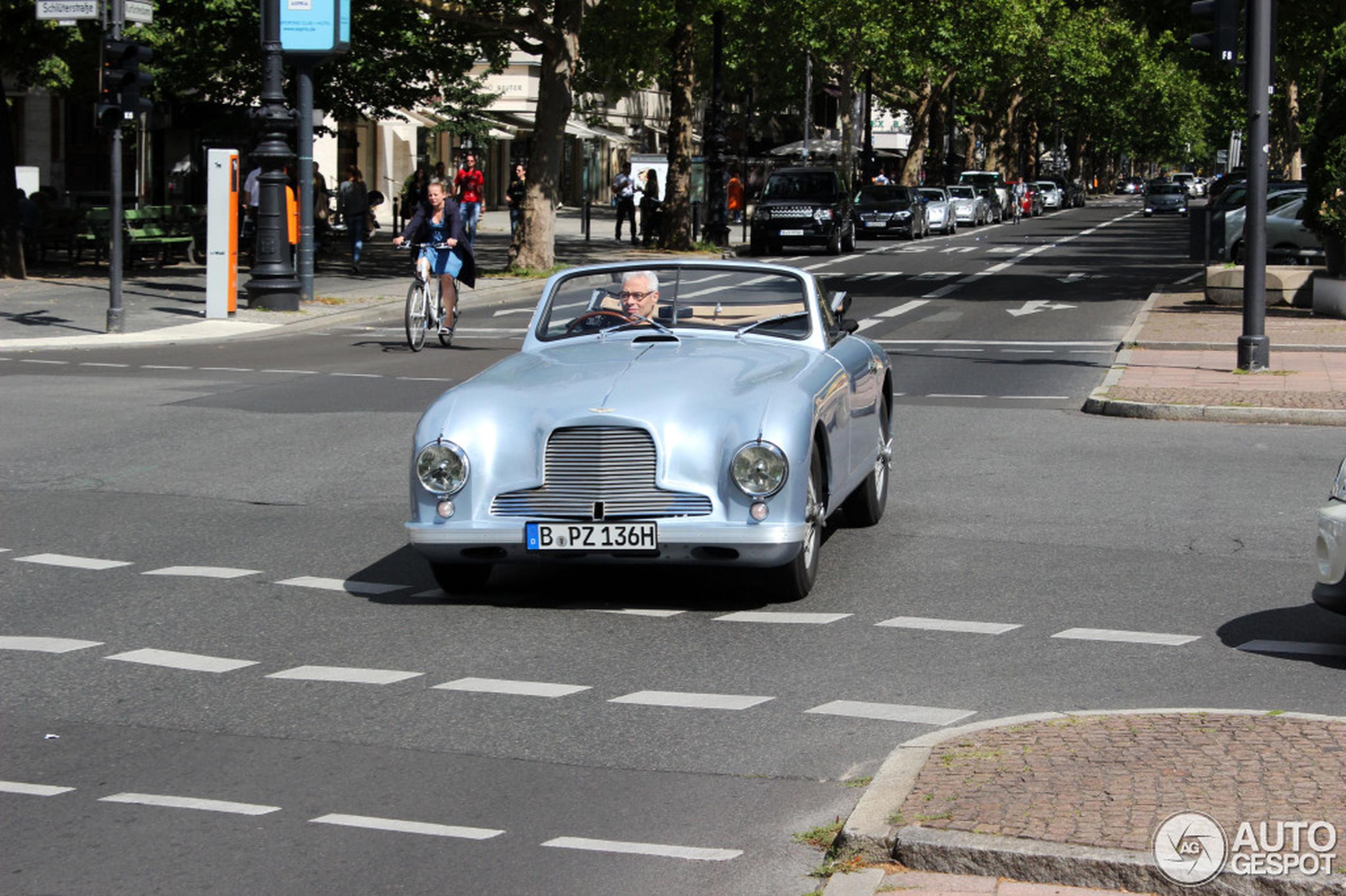 Aston Martin DB2 Drophead Coupé