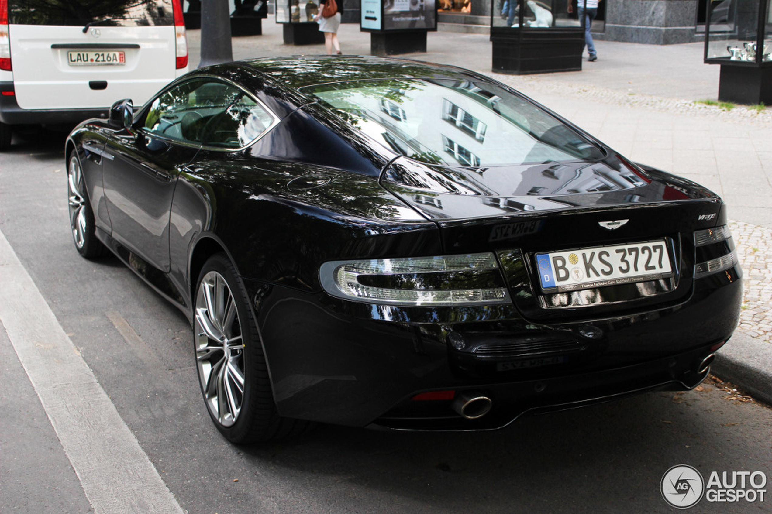 Aston Martin Virage 2011