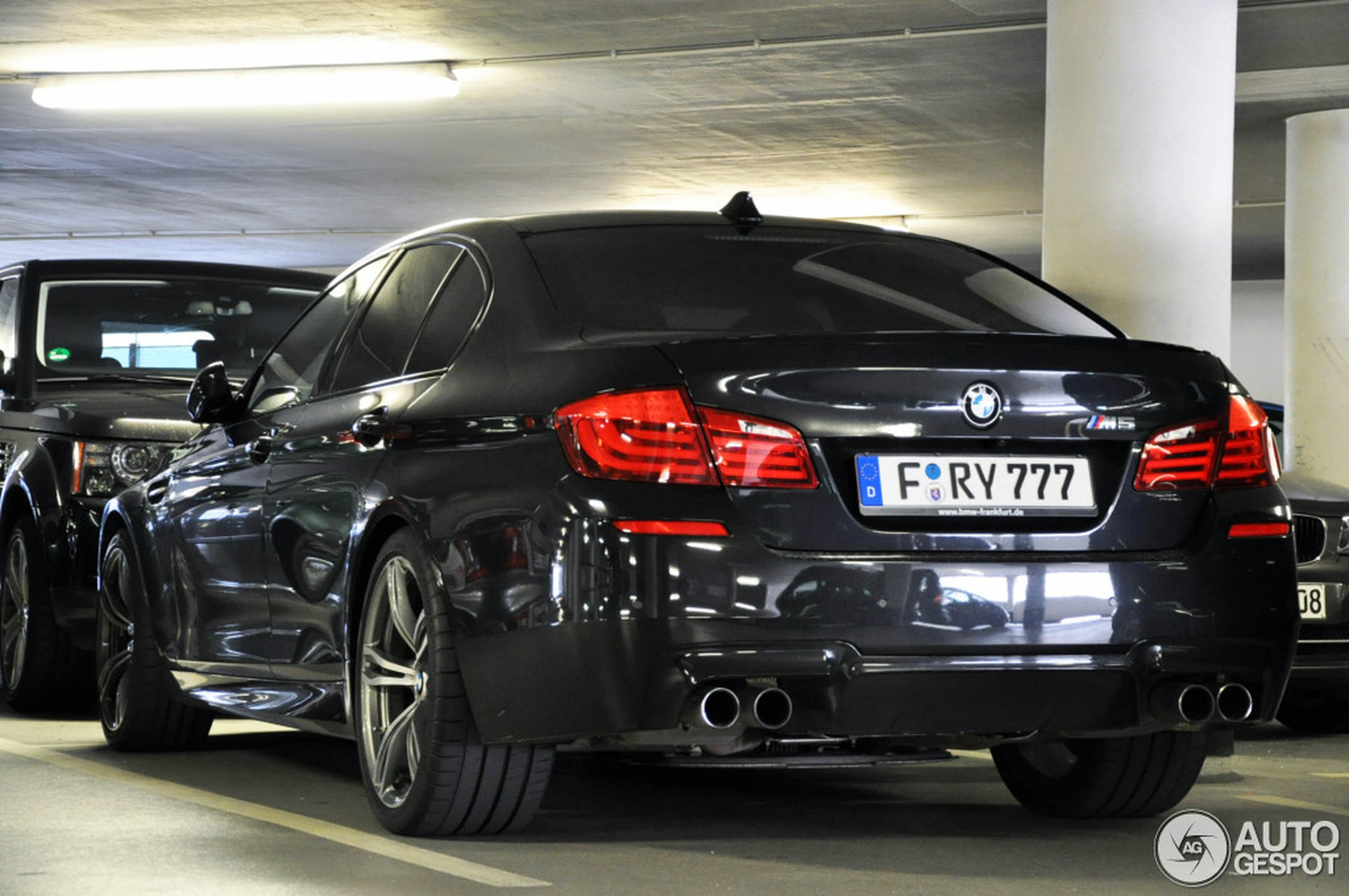 BMW M5 F10 2011