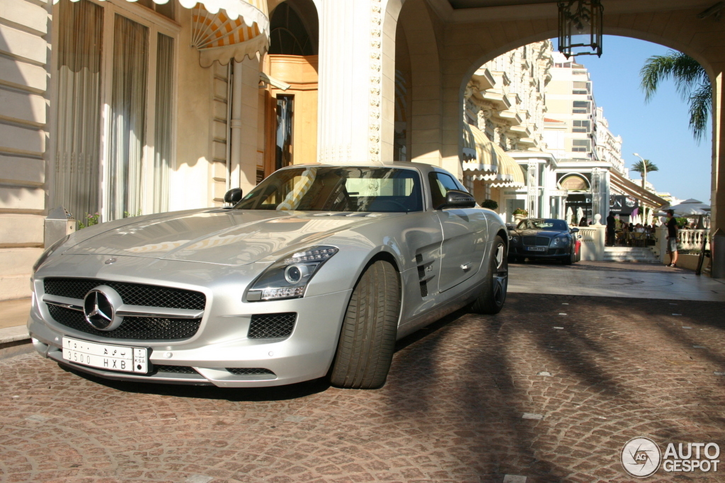 Mercedes-Benz SLS AMG