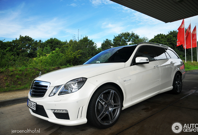 Mercedes-Benz E 63 AMG S212 V8 Biturbo