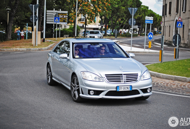 Mercedes-Benz S 63 AMG W221