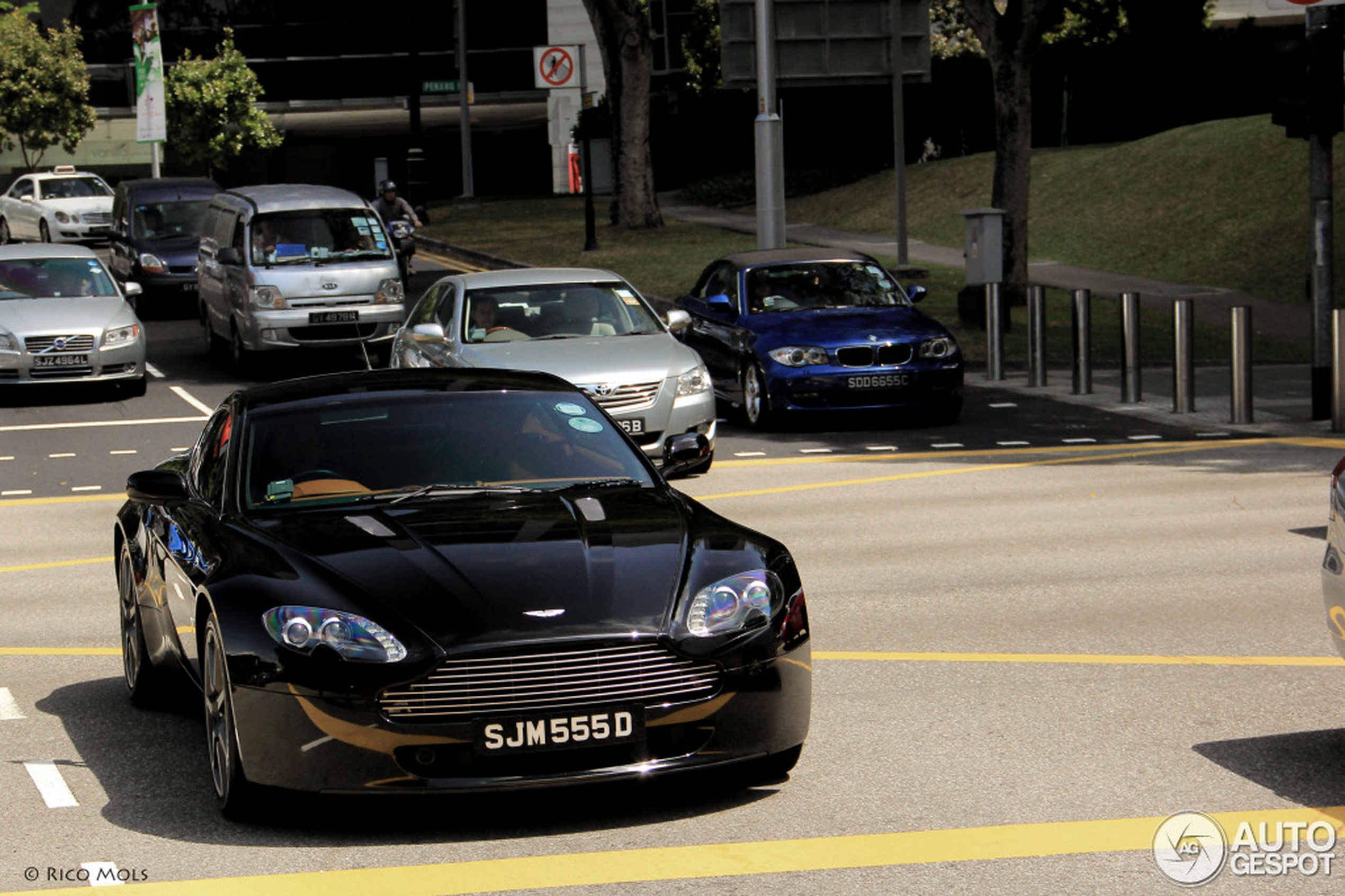 Aston Martin V8 Vantage