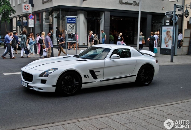 Mercedes-Benz SLS AMG