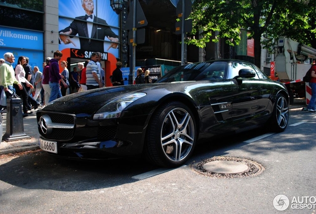 Mercedes-Benz SLS AMG