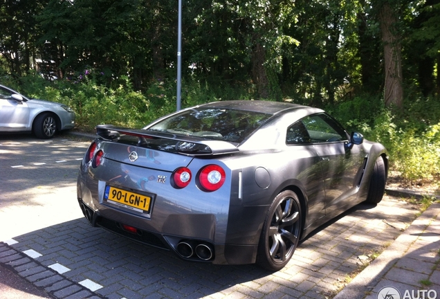 Nissan GT-R