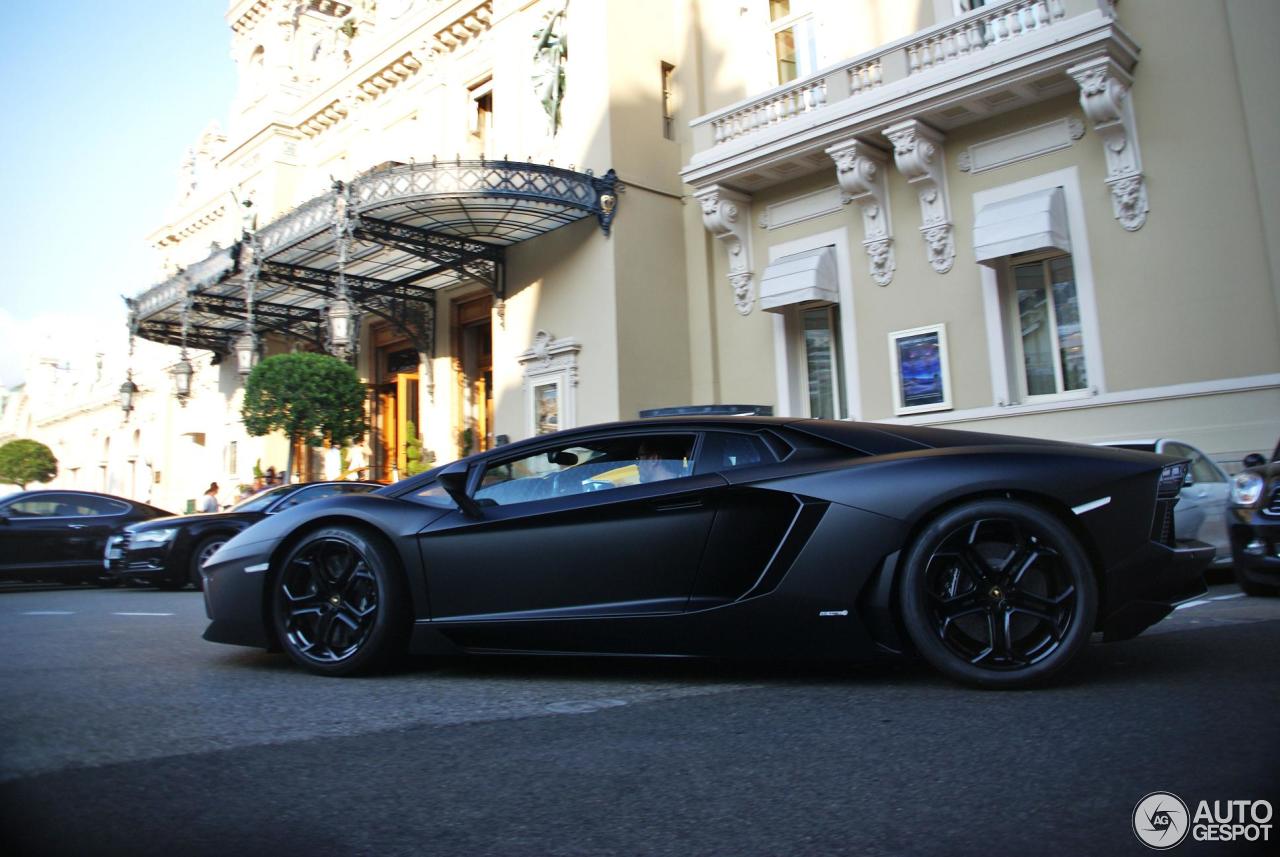 Lamborghini Aventador LP700-4