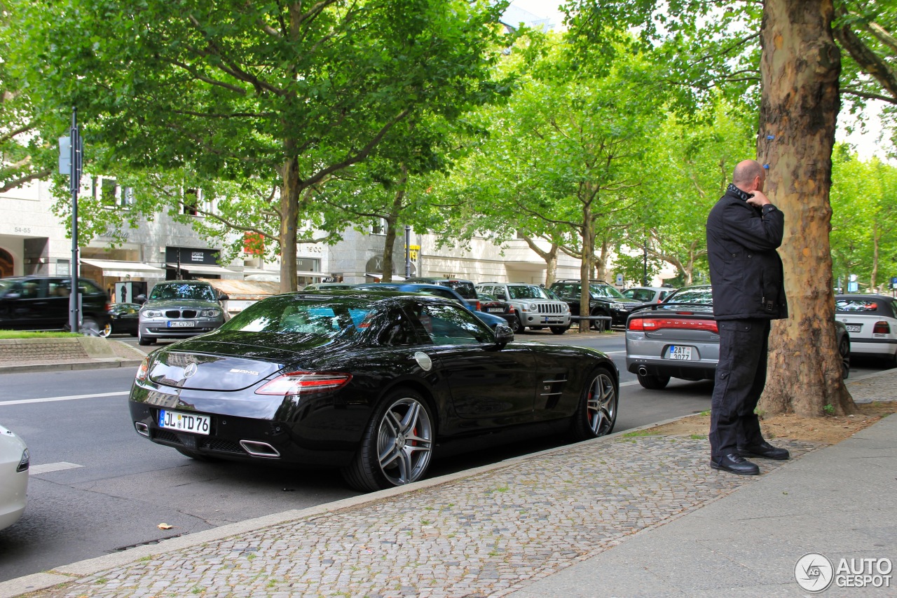 Mercedes-Benz SLS AMG