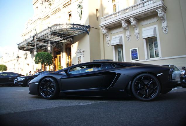 Lamborghini Aventador LP700-4