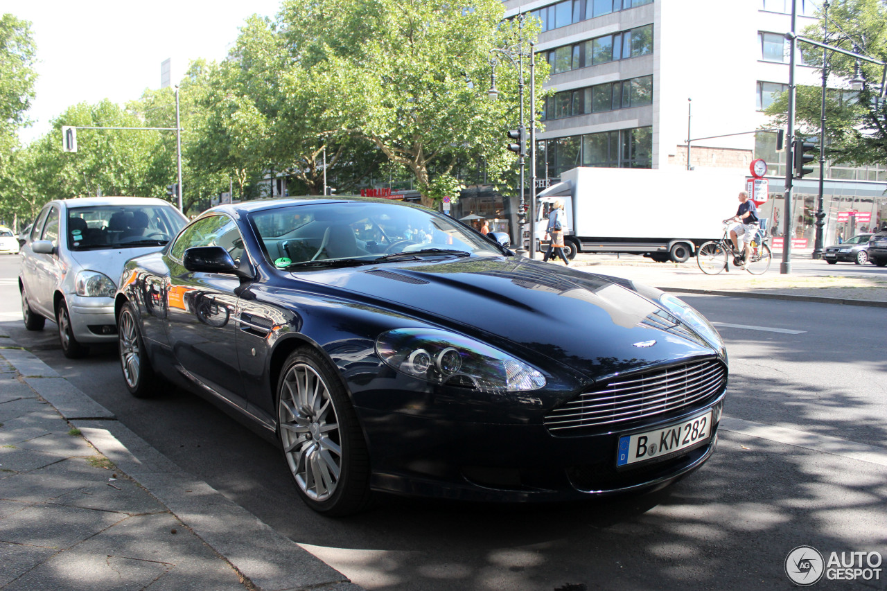 Aston Martin DB9