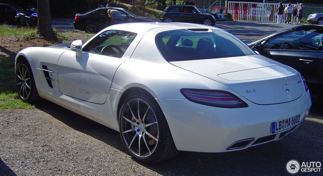 Mercedes-Benz SLS AMG